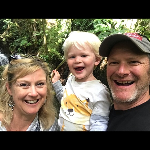 Meet your Posher, Stephanie - Picture 4 of 4